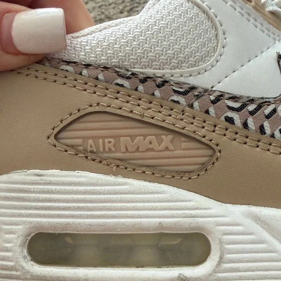 Nike Air Max Women’s Sneakers - Picture 6 of 6